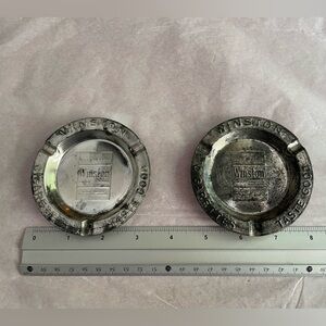 VINTAGE 2 WINSTON COLLECTOR ASHTRAYS